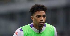 Roma Defeats Fiorentina In Crucial Serie A Showdown