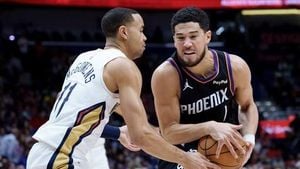 Booker And Williamson Shine As Suns And Pelicans Battle In New Orleans