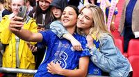 Kerr, Mewis announce birth of their first child