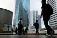 US Stock Futures Waver; Gold Retreats From Record: Markets Wrap