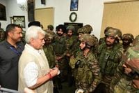 L-G Sinha visits Uri, interacts with soldiers at Baramulla - The Tribune