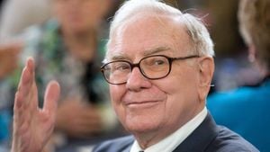 Warren Buffett's Berkshire Hathaway Holds Record Cash Reserves