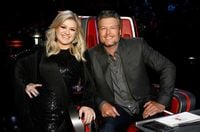 Blake Shelton, Kelly Clarkson & More to Return to ‘The Voice’ as Season 27 Finale Performers