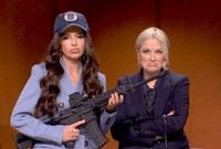 SNL Video: Tina Fey and Amy Poehler Play Kristi Noem and Pam Bondi as They Insult Senators and Defend Trump