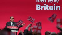 Starmer argues for inclusive patriotism and accuses Farage of trying to divide Britain