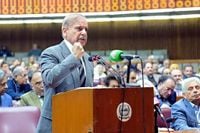 Pakistan grants lifetime immunity to president, current army chief