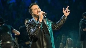 Luke Bryan And Jason Aldean To Headline Sanford Stadium Concert