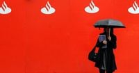 Santander UK to axe a fifth of branches, around 750 jobs at risk