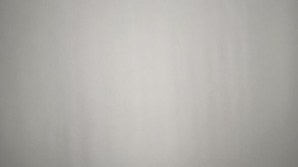 Çift yarık deneyi evde yapımı, girişimsel model görünüyor.