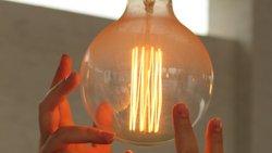 Nikola Tesla ve Thomas Edison Arasında Geçen Rekabet