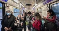 ‘No pasa ningún tren’: Usuarios de la Línea 12 del Metro de CDMX esperan más de 20 minutos