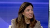 Kelly Ayotte touts immediate ‘positive impact’ of school cell phone ban | CloseUp