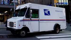 Former USPS Clerk Steals Over $100,000 Worth Of Sports Memorabilia