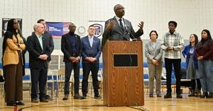 Minnesota Somali Community Faces Fear Amid ICE Raids