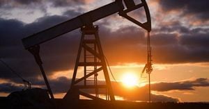 Oil Markets Struggle As Oversupply And Trade Fears Weigh
