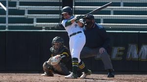 Le Moyne And Winthrop Claim Victories At Softball Tournament