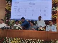 MP बोर्ड 10वीं में 15 साल का रिकॉर्ड टूटा:  76.42% स्‍टूडेंट्स पास हुए; 12वीं का रिजल्ट 74.28%; कुल 212 टॉपर्स में से 144 लड़कियां
