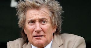 Rod Stewart Takes Stand Against Potholes