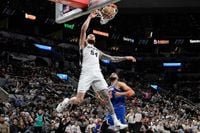 Mamukelashvili makes NBA history with 34 points in 19 minutes to fuel Spurs' 120-105 win over Knicks