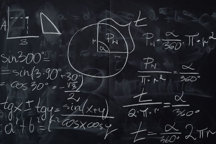 Analitik felsefenin kökenini mantık-matematik ilişkisine dair yapılan çalışmalar etrafında anlamak gerekir.