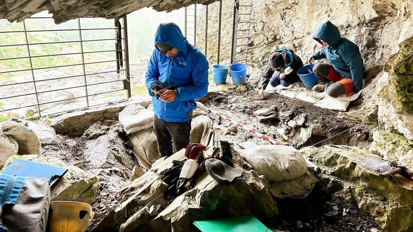 İspanya'daki Pireneler'de, Dağın 2000 Metre Yüksekliğinde Antik İnsan Yerleşimi Keşfedildi!