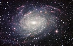 Kütle Çekim Kuvveti sayesinde gezegenler küre şeklindeyken neden galaksiler küre şeklinde değil, küre şeklinde olan galaksiler var mı?