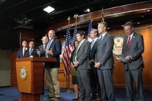 Luna Leads Bipartisan Charge To Ban Stock Trading