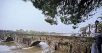 Última hora de la borrasca Martinho, en directo: el río Tajo derrumba parte del puente romano en Talavera (Toledo)