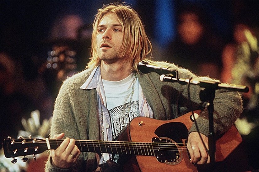 Kurt Cobain, bipolar bozuk sonucu alkol ve uyuşturucu bağımlılığı yaşayan bir diğer isim. Çok genç yaşta eroin ile tanışan Cobain, psikolojik rahatsızlığının bu güçlü uyuşturucu ile birleşmesiyle oldukça zor zamanlar yaşamıştı.    Fakat bu durum dünya çapında devrim yaratan şarkılarını yaratmasına engel değildi. Cobain, 27 yaşındaki şüpheli ölümüne kadar pek bir tedavi görmedi. Dönem dönem uyuşturucuyu bırakıp bipolar tedavisinde kullanılan lityuma dönen Cobain’in, lityumu genellikle eroin alternatifi olarak kullandığı biliniyor.