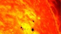 Mancha solar que es 10 veces más grande que Tierra apunta al planeta