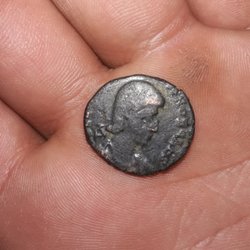 Elimde bir adet sikke var sikkenin adını bilmiyorum yardimci olur musunuz ?