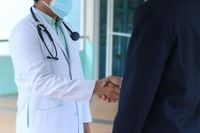Arrestato il primario di radiologia di Piacenza, accuse di violenza sessuale e atti persecutori su colleghe