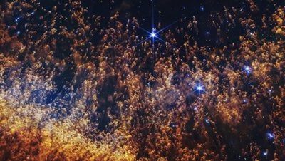 Helix Bulutsusu’ndaki “Kuyruklu Yıldız” Benzeri Gaz Düğümleri Nasıl Oluşur?