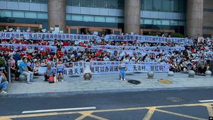 Elderly Residents Protest Closure Of Monachil Bank