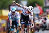 Tour de France stage 3: Tim Merlier delivers win in Dunkerque on messy flat stage scattered with crashes