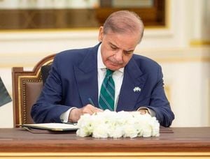 Saudi Arabia And Pakistan Forge Historic Defense Pact