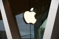 Submit your claims for Apple’s $95 million Siri spying settlement