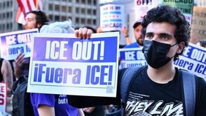 Apple Removes ICEBlock App Amid Surveillance Debate