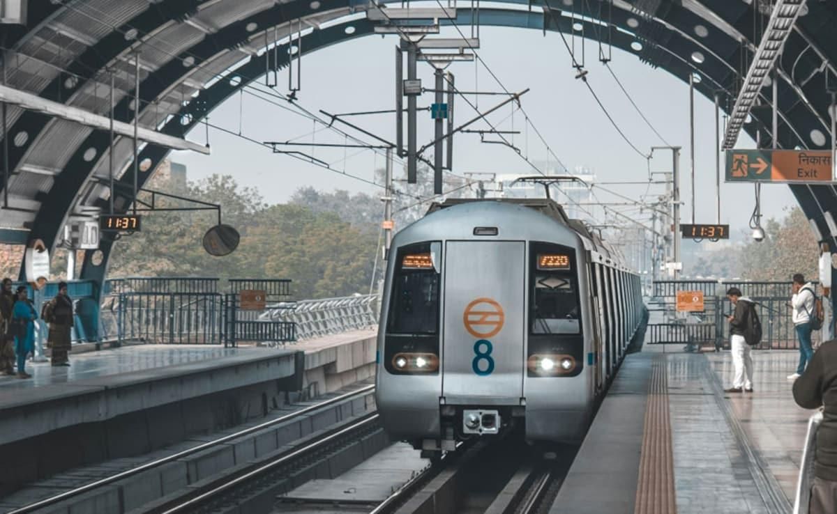 Delhi Metro Blue Line Disruption Hits Daily Commuters The Pinnacle