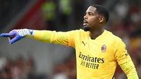 Milan : Mike Maignan évacué sur civière après une grave blessure à la tête