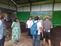 Pelajari Pengolahan Sampah Organik, Jurnalis Asing Kunjungi TPS3R Desa Sidan  - Bisnis Bali