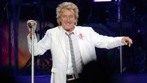 Rod Stewart Set For Glastonbury Legends Slot