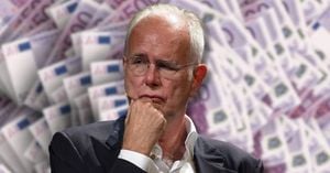 Harald Schmidt Talks Wealth And Critiques Colleagues