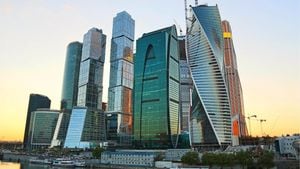 Expert Insights On Buyer Protection Amid Russia's Housing Market Uncertainty