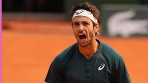 Lorenzo Musetti Issues Apology After Beijing Outburst