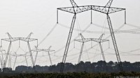 Ukraine: Russia targets energy grid, thousands without power – DW – 11/03/2025