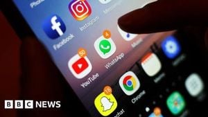 UK Orders Apple To Open IPhones To Rivals
