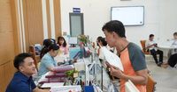 Giảm áp lực tinh giản khi bố trí công chức cấp huyện về xã