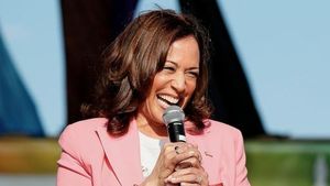 Kamala Harris Launches 15 City Book Tour This Fall