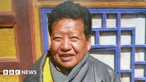 Beloved Eshé Lodoy Rinpoche Passes Away At 82